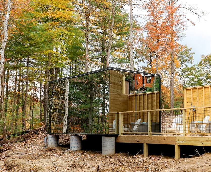 Heartleaf | Modern Lux Mirror Home | HotTub