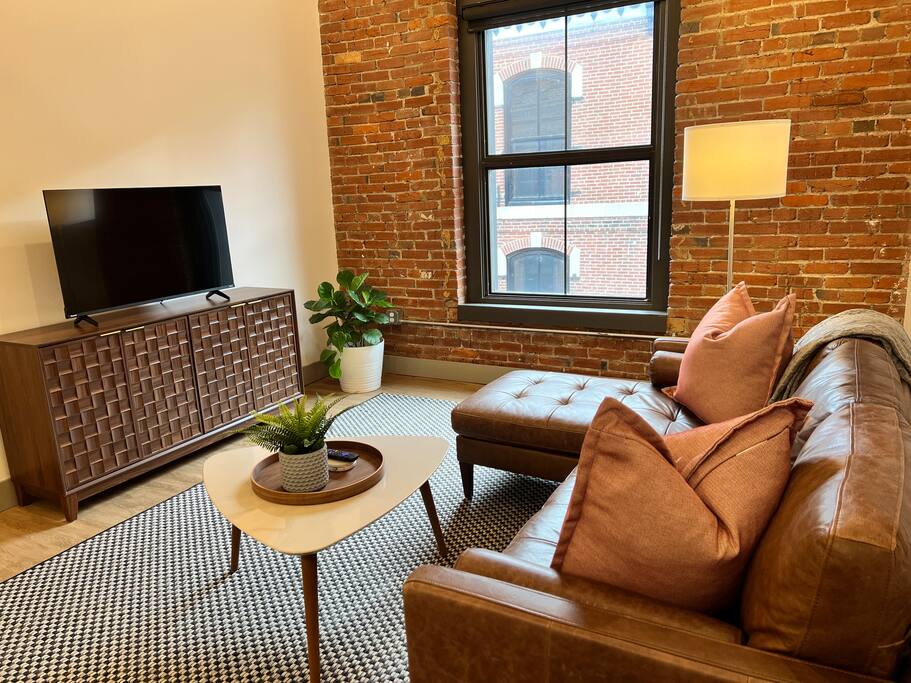 Convention Center, Arch, Casino - Riverfront Loft