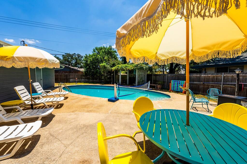 Wild West l Pool l Games l Family Friendly l Pets