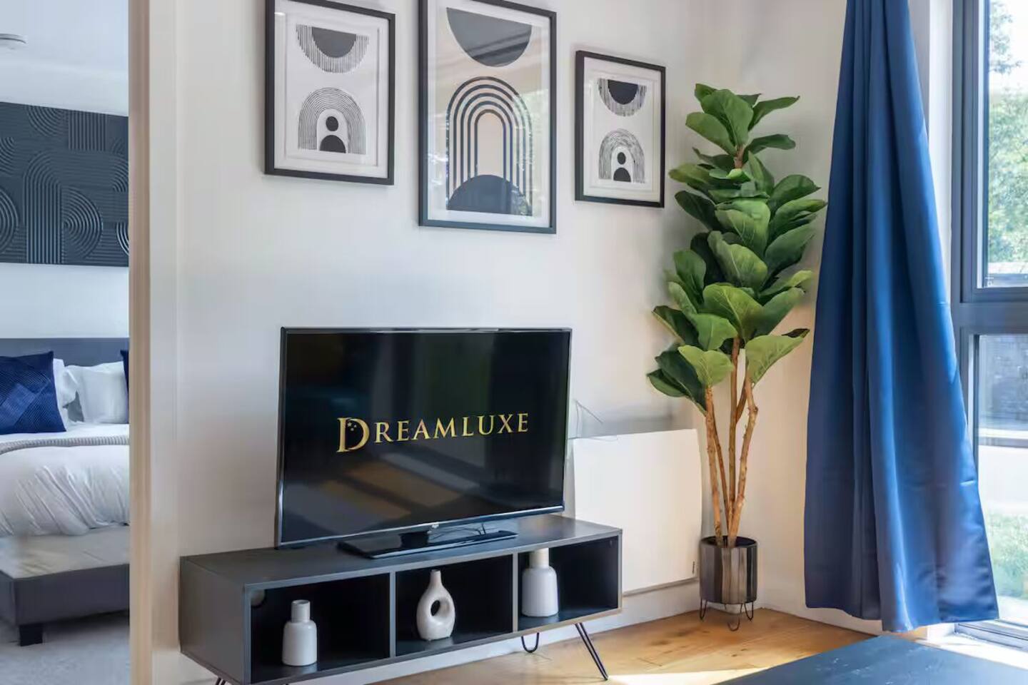 #76 Communication Suite, sleeps 4 Birmingham CC