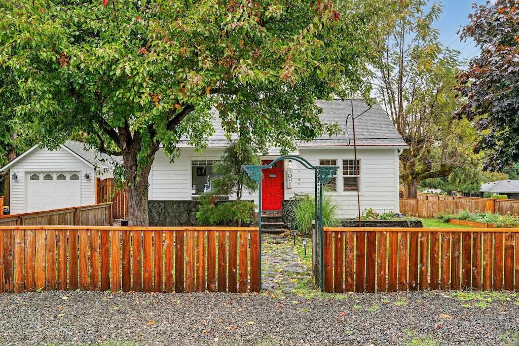 The Cozy Corner Cottage