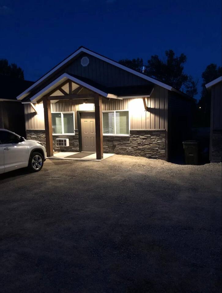 Cabin on Salmon River/ Sleeps 6 /2 Bed /2Bath