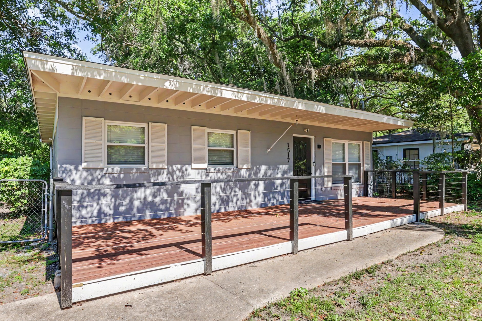 The Branches - Adorable 2 Bedroom Midtown Bungalow