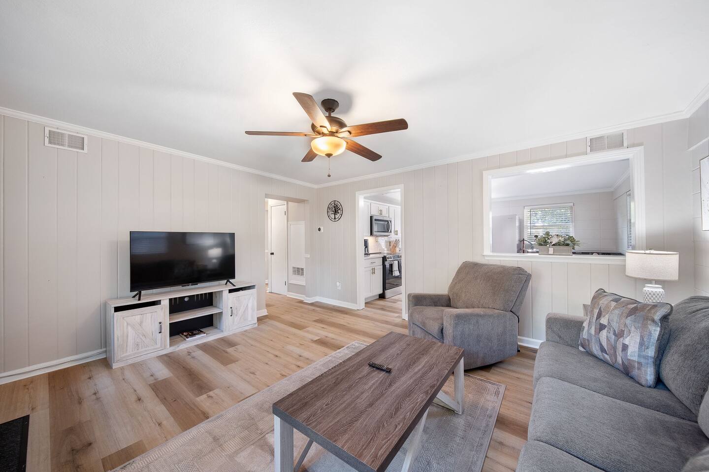 The Branches - Adorable 2 Bedroom Midtown Bungalow