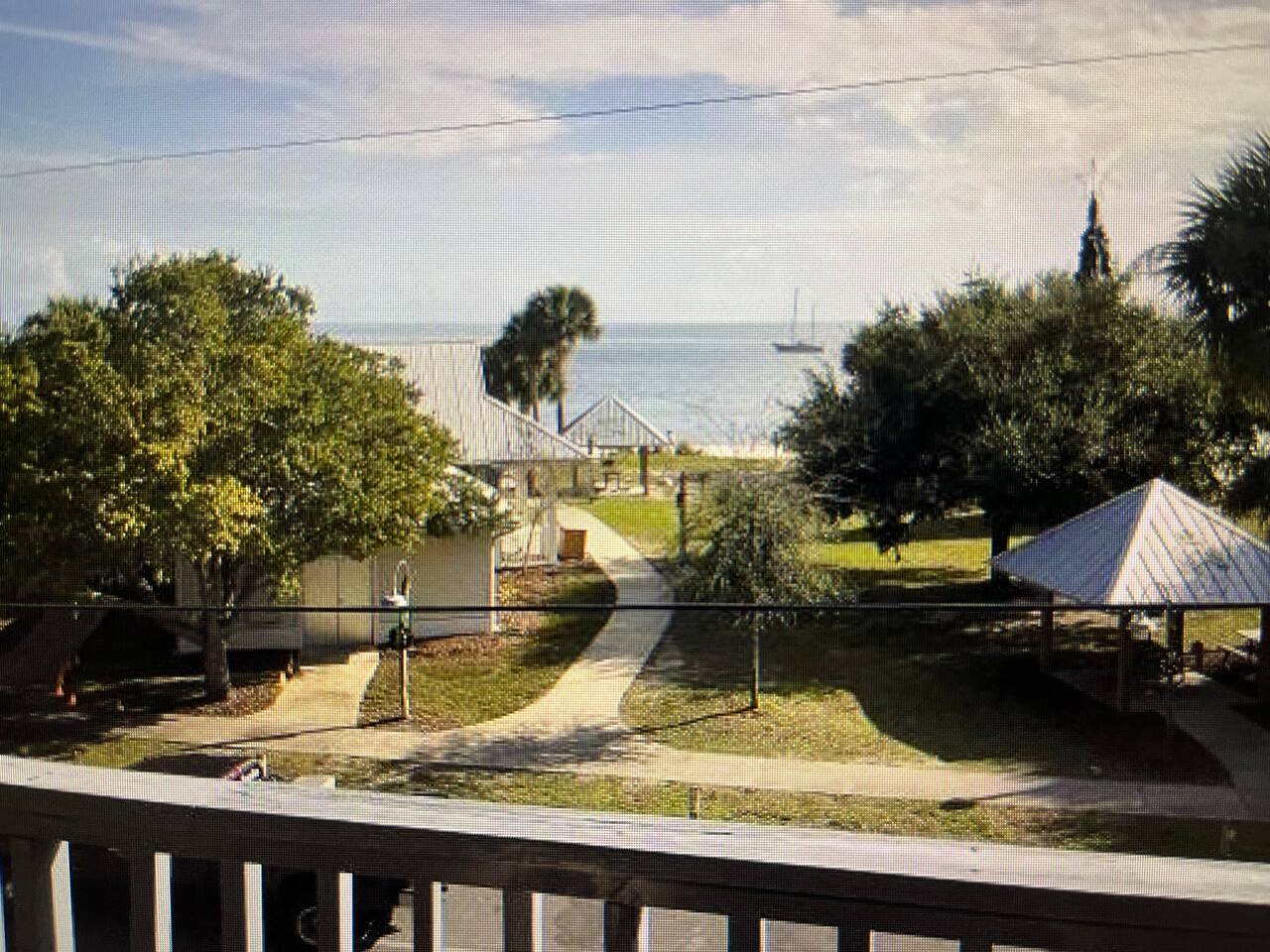 Lazy Shell Condo 325