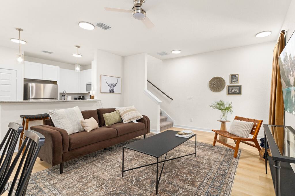 Pool & Pickleball | Sea World | Sleeps 8