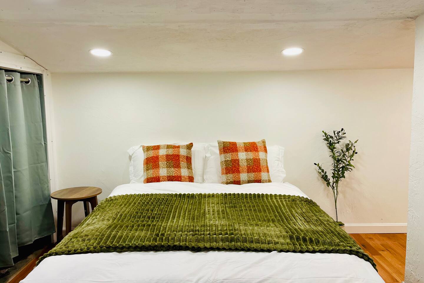 Studio Near Kendall&MIT. Green Line to Back Bay