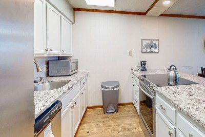 VIEWS! 3BR Condo on Sugar Mt at 4500ft -Glass Wall photo 5