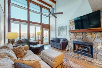 VIEWS! 3BR Condo on Sugar Mt at 4500ft -Glass Wall photo 1