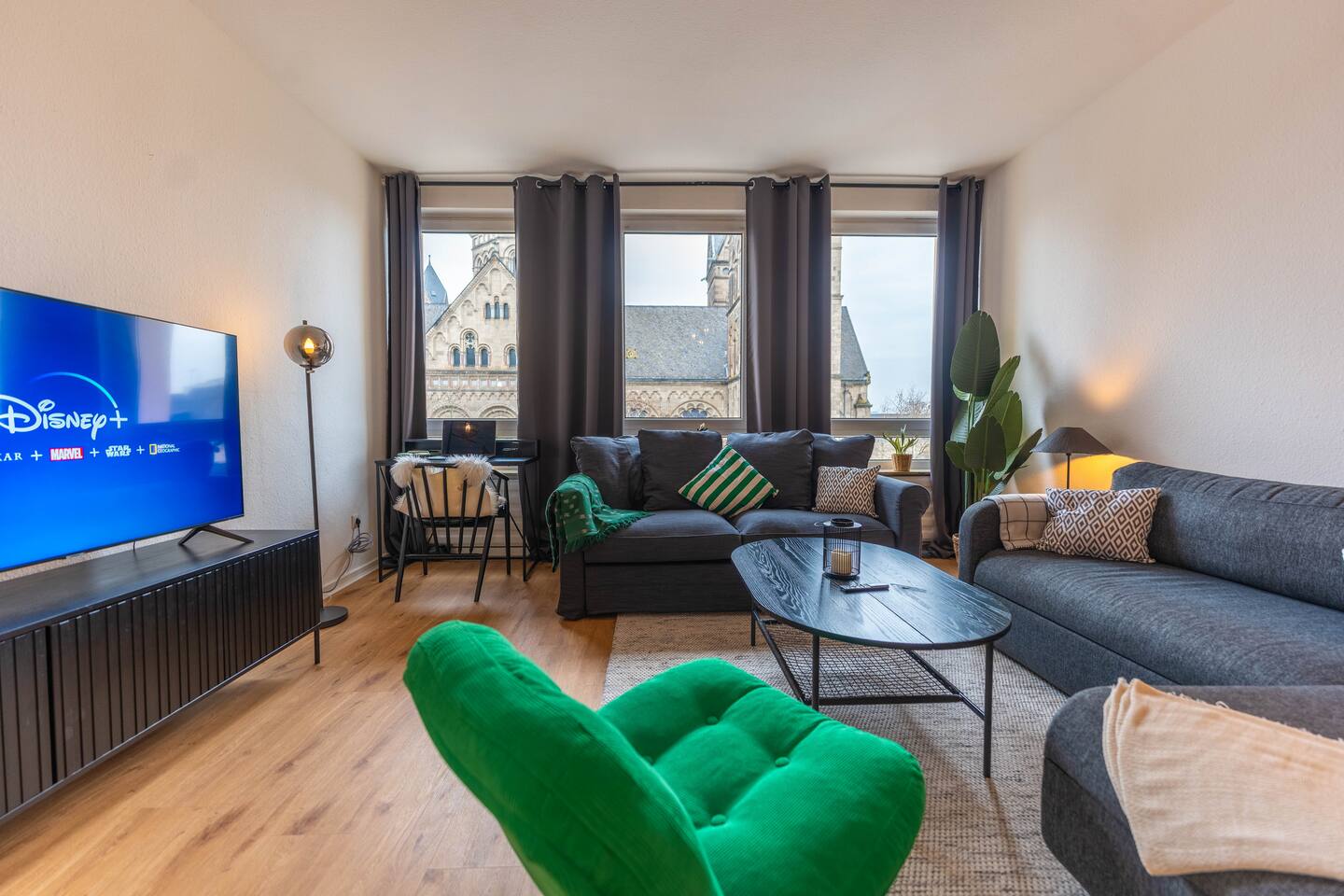 Church View Modern 2BR-Apt in the heart of Koblenz