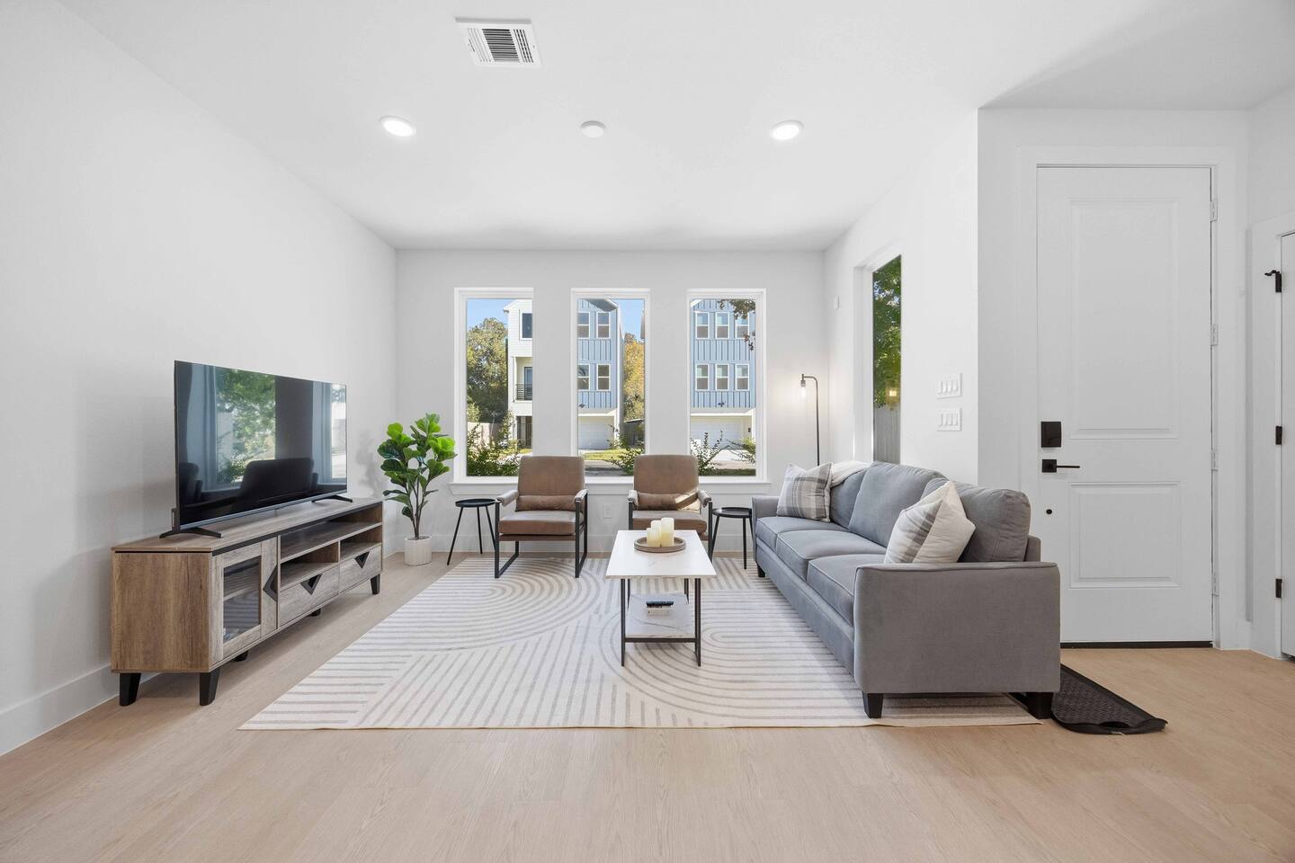 Modern 3BR Home Near NRG Stadium & Med Center