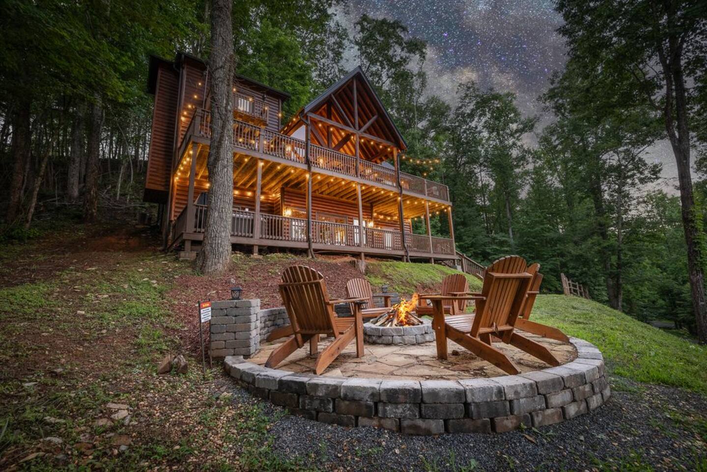 NEW! LUX Cabin | Views | HotTub | GameRm | Firepit