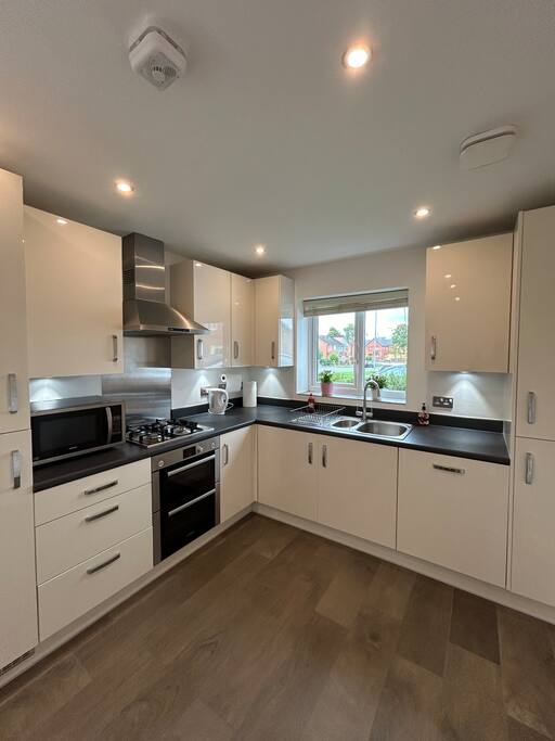 Nice house close to the city centre + Co-op Live