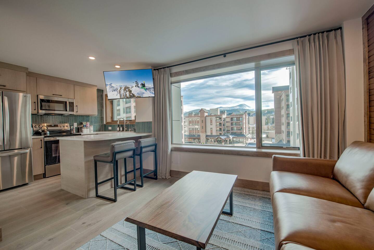 Village at Breckenridge Peak 9 Inn Unit 4415 Ski in/ out w/ AC