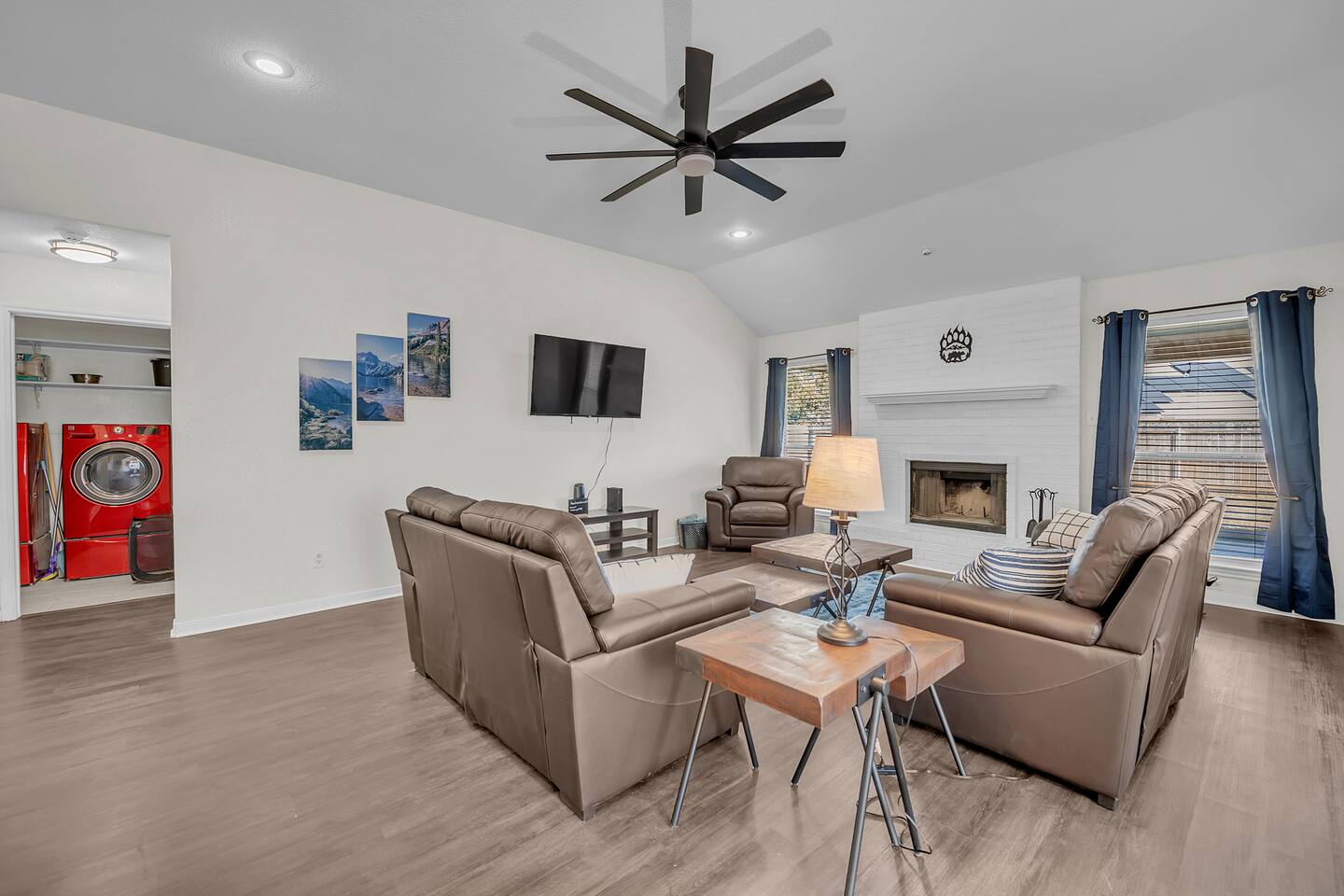 The Rustic Retreat Sleeps 12 Patio & Fire Pit BBQ