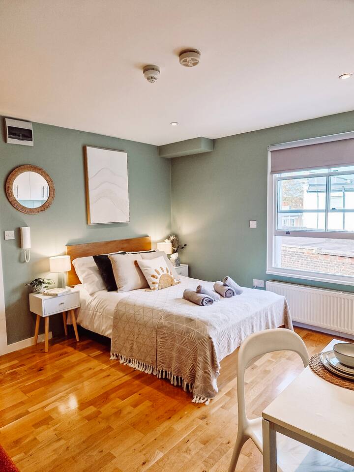 Cosy Kensington Studio by Olympia + Fast Wi-Fi