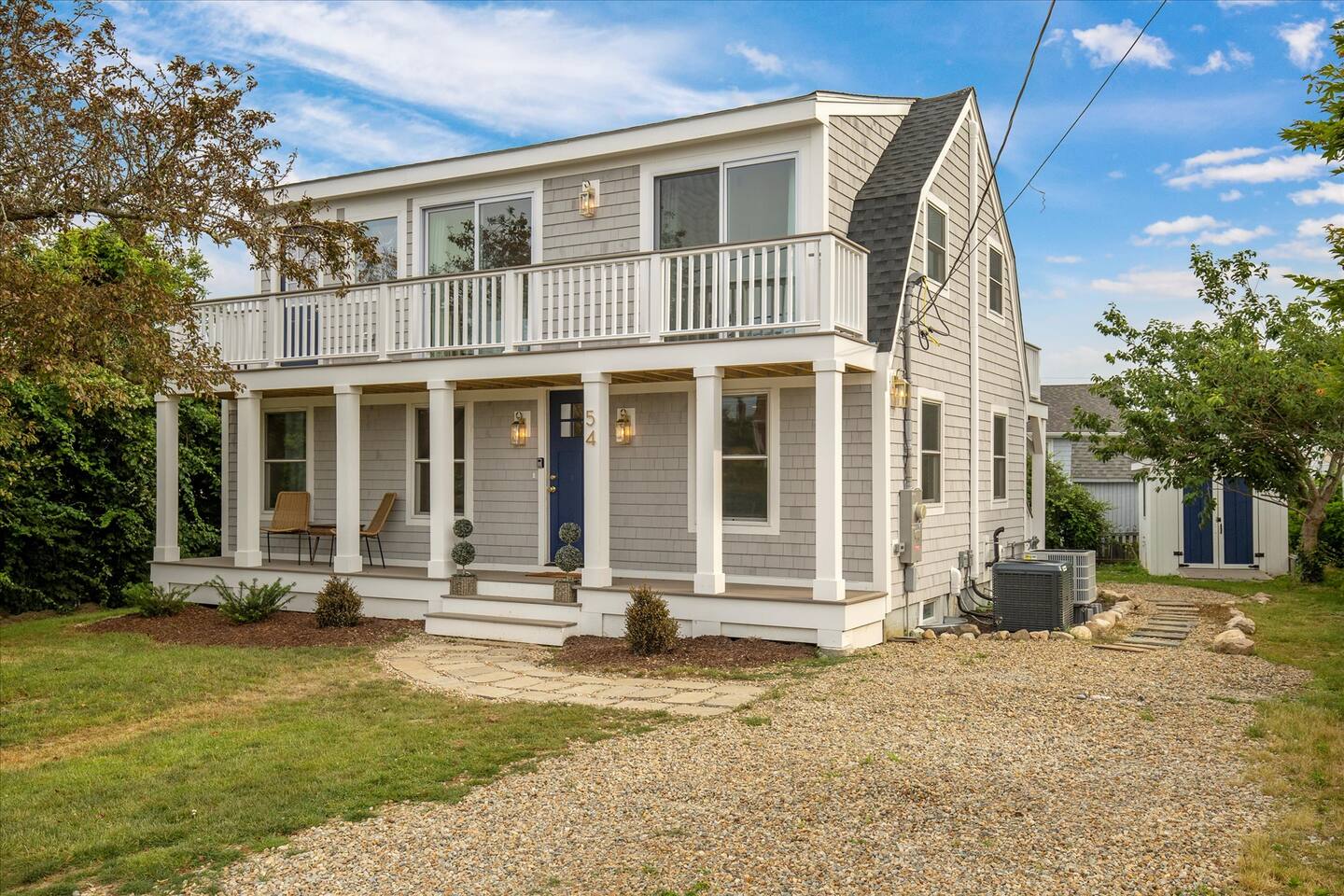 Walk to beach, bars, restaurants! New Build!