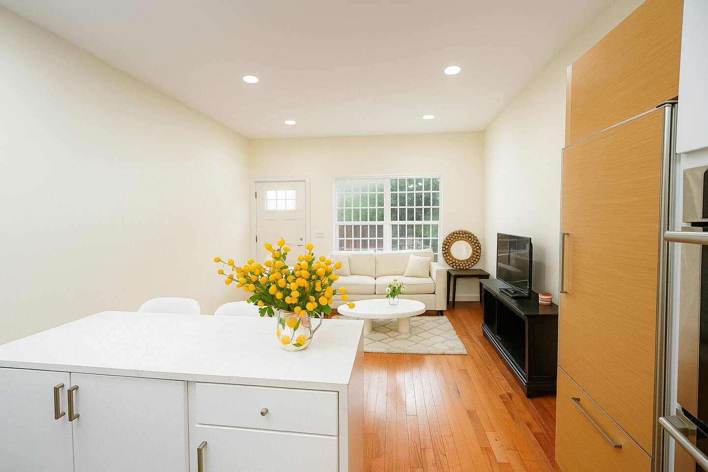 Bright Luxury Retreat -15 min to NYC + Parking