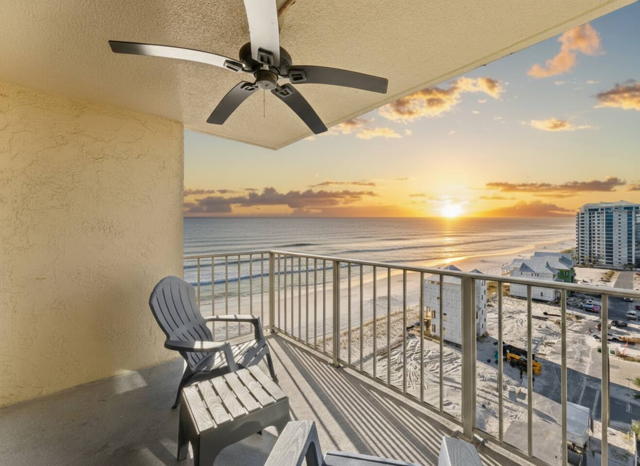 *5 Star* {Beachfront, Tiki Bar, Heated Pool, Spa}