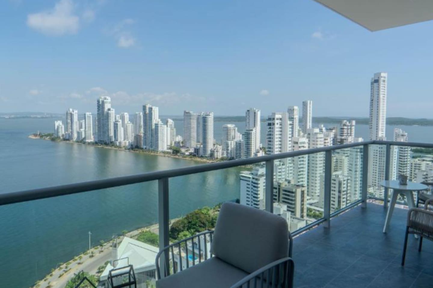 2 BD Condo w/ Amazing Views by Sonno Homes