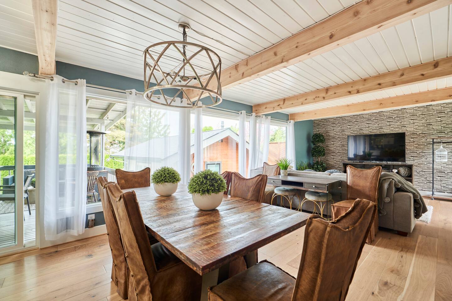 Downtown Kirkland Lakeview House and Guest Cottage