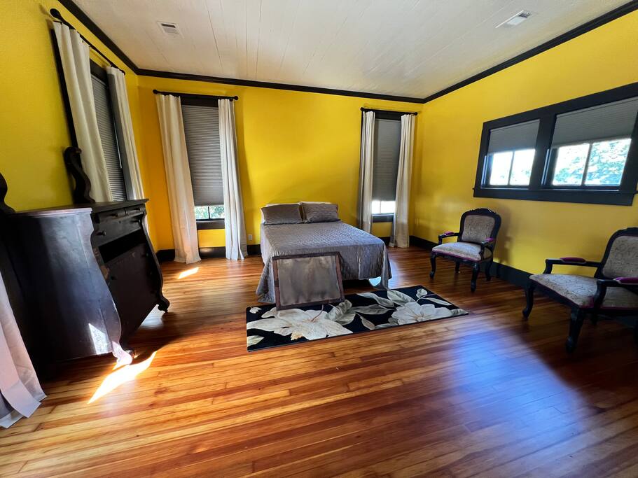 The Clements House: Alice Room