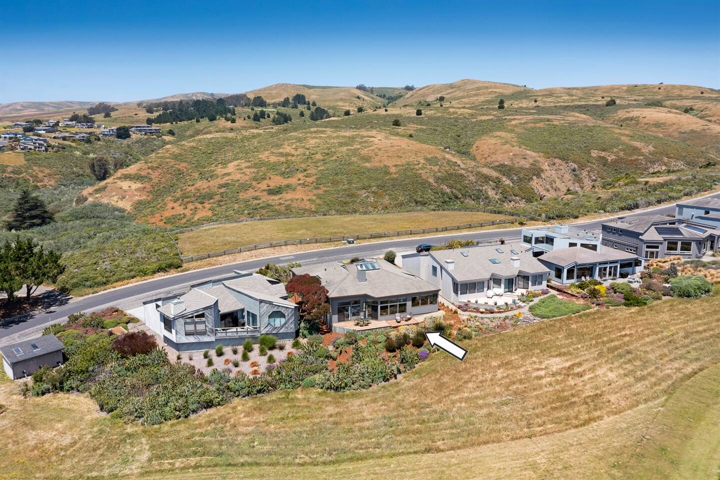 Pacific Flyaway is perched on the 15th fairway of The Links at Bodega Harbour.