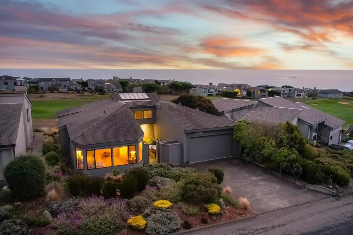 Welcome to Pacific Flyaway! Your coastal retreat in Bodega Bay.