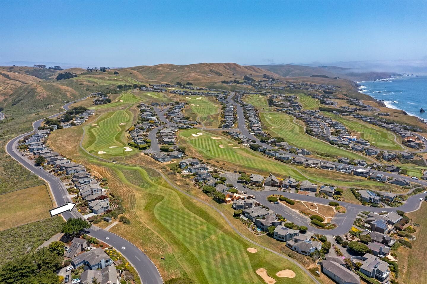 Pacific Flyaway is perched on the 15th fairway of The Links at Bodega Harbour.
