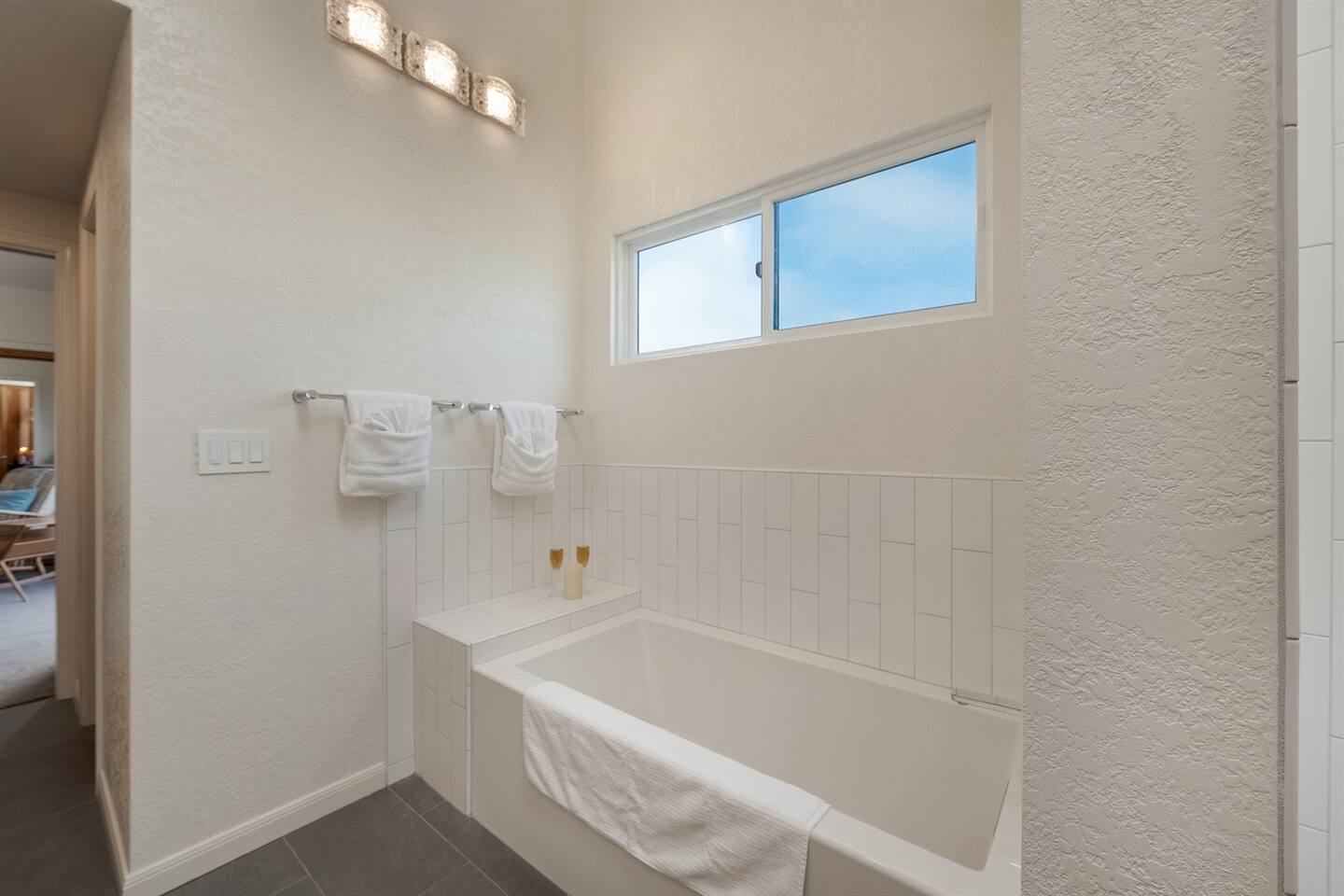 Luxurous deep soaking tub, big enough for two?