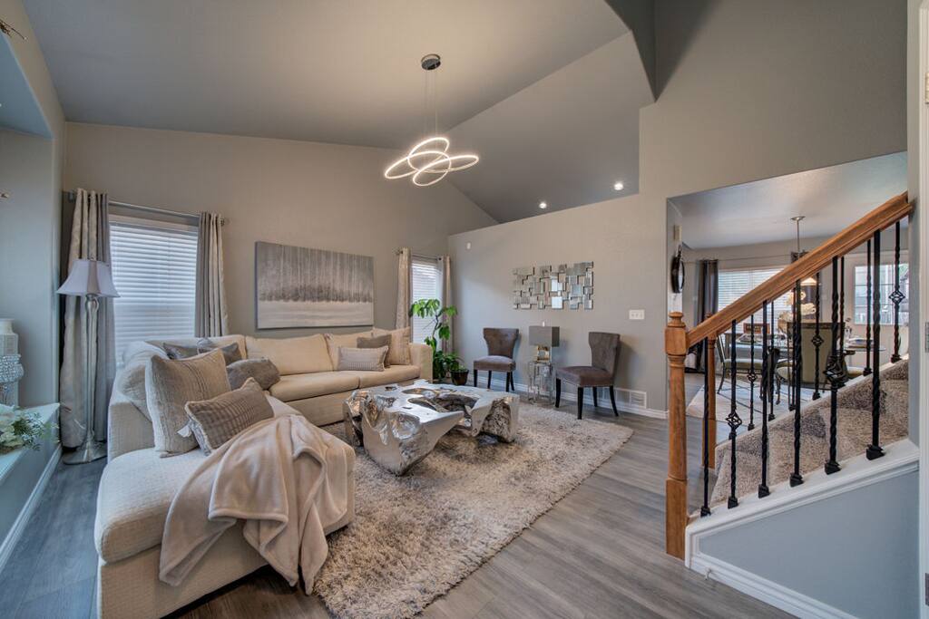 Modern Family Getaway with Mountain Views