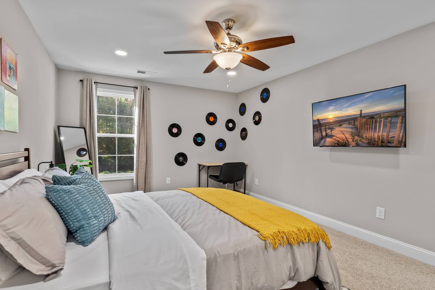 The Aspen ~ New, Trendy 3 Bed Near The Action