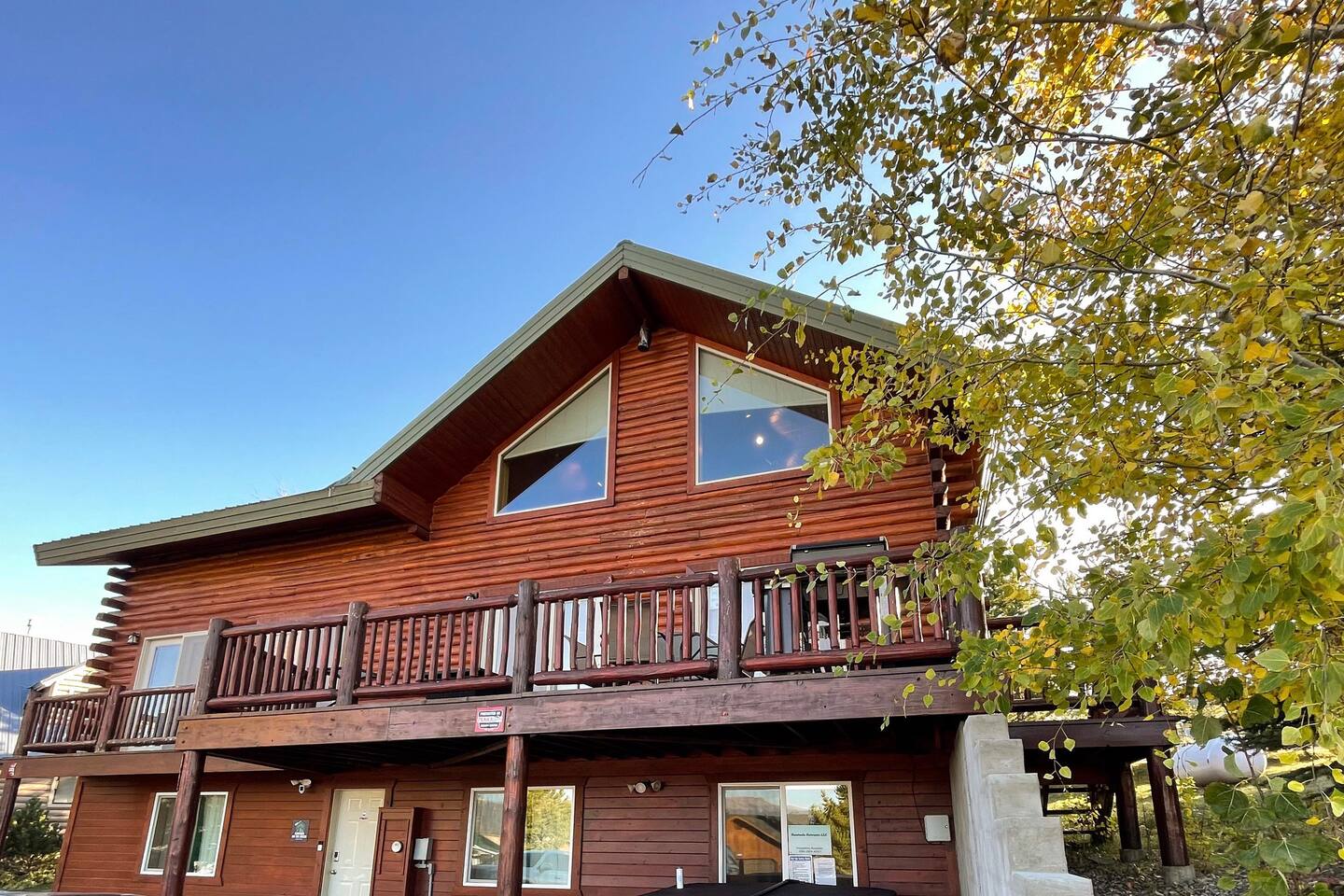Luxury Cabin on the 9th Green AC, HotTub, Gameroom