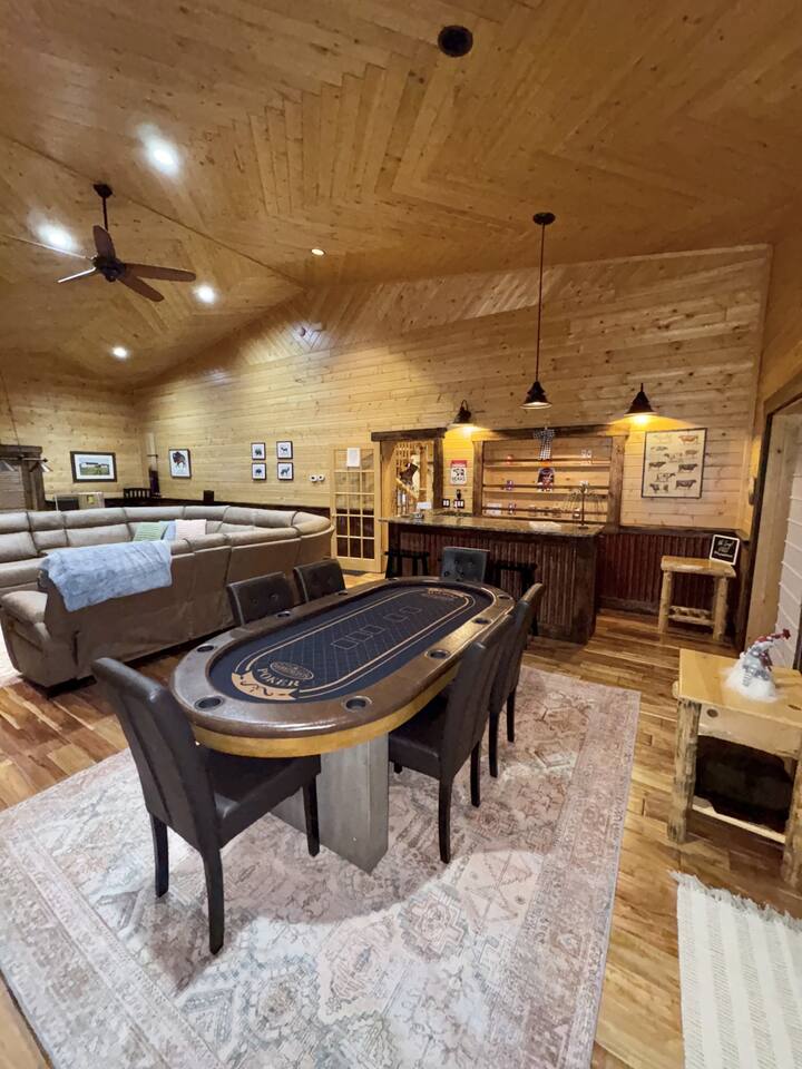 Cabin on the 9th Green, Game Room, Hot Tub, AC