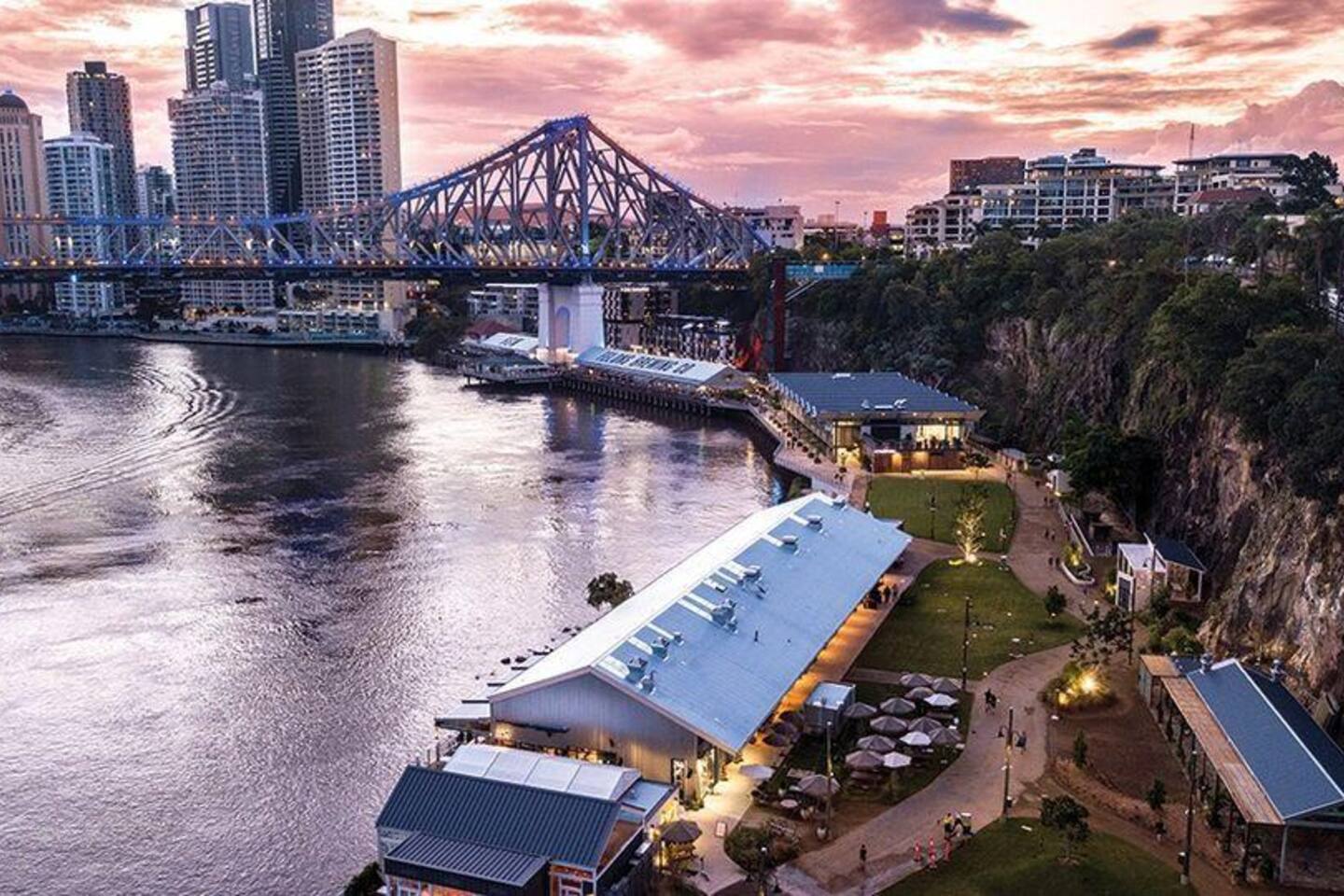 Panoramic River View: Stunning sunsets and city skyline await from your luxurious retreat!