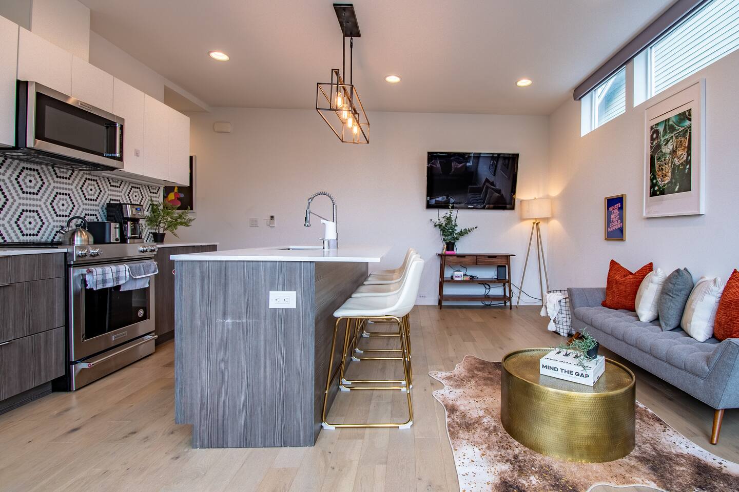 Modern 3 Bedroom Townhouse w/ Private Rooftop