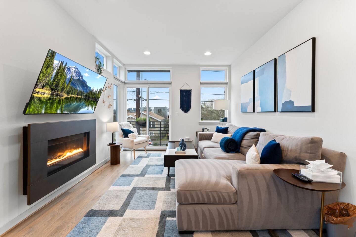 Ballard Townhome with Rooftop Fire Pit
