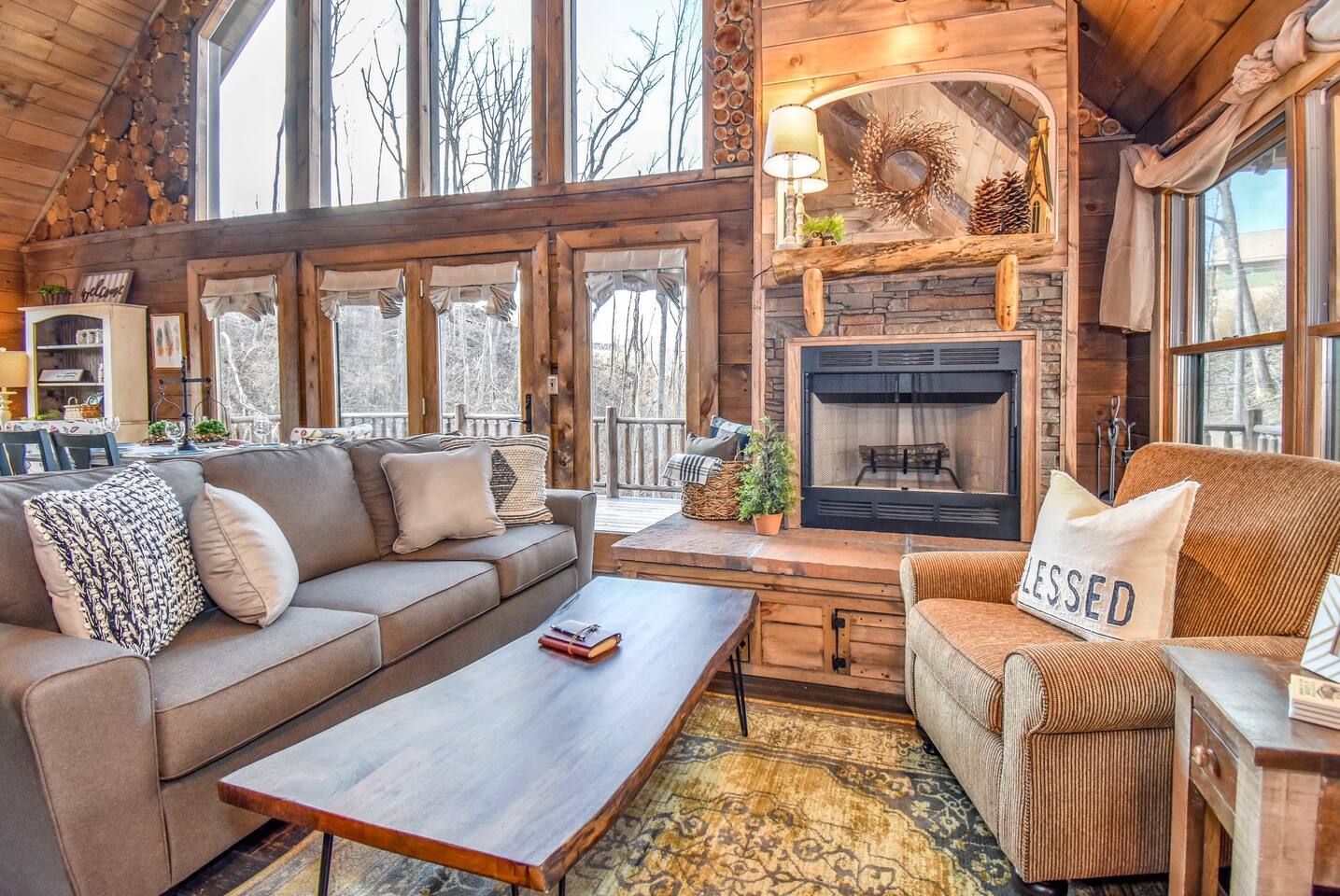 Bear Sightings, Hot Tub, Treehouse, Community Pool