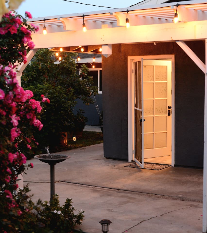 Relaxing Studio Near Disneyland Attractions