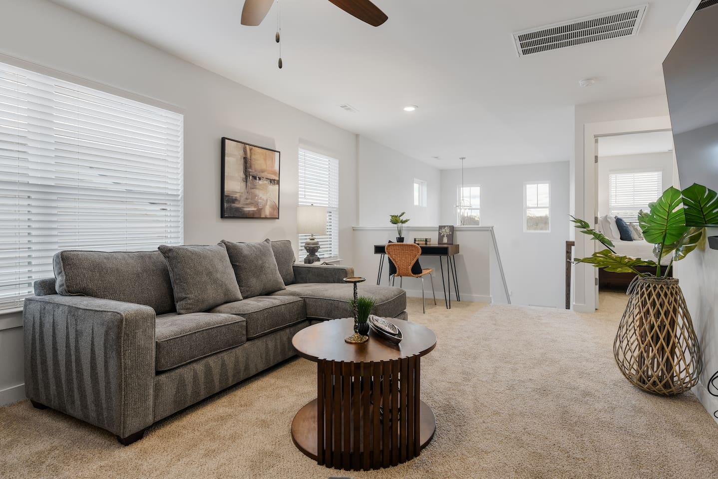 Spacious 3+BR Home w/ Fast Wi-Fi & AC
