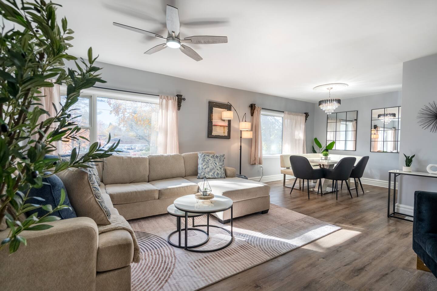 Massive 9 Beds Retreat | Pool Table | Sleeps 16