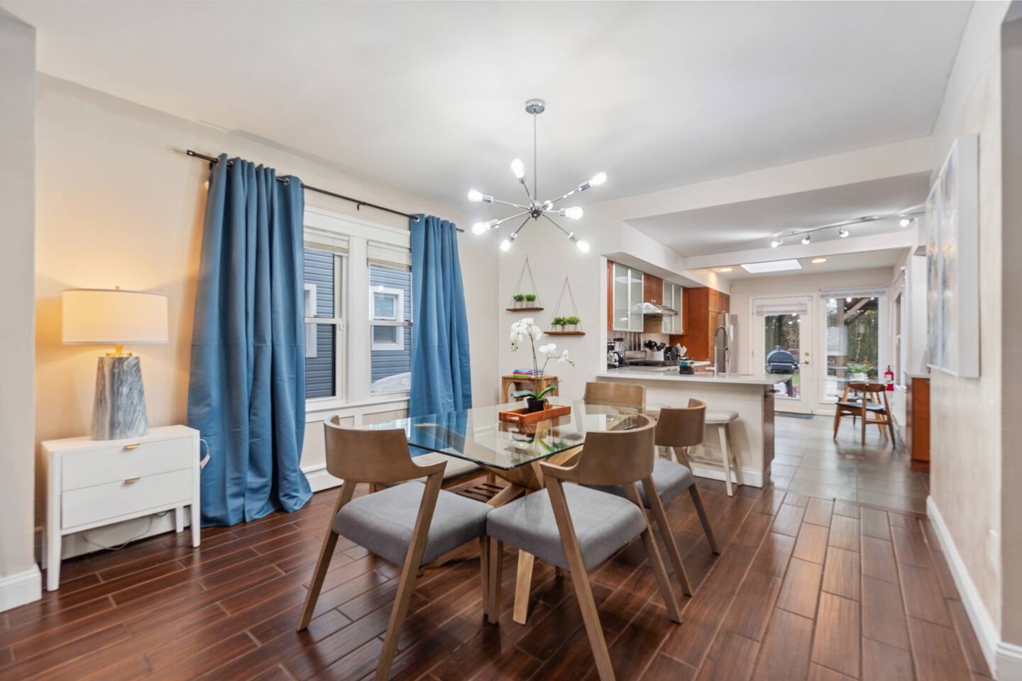 Modern 5BR Corporate Stay 10 Mins to NYC + Parking - Holiday Home