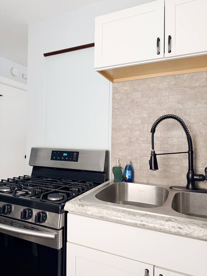 Central Studio | Haynie's Corner Arts District Apt photo 5