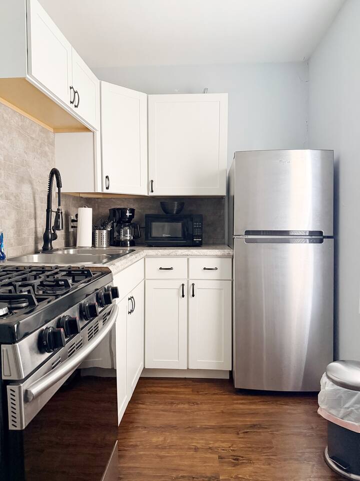 Central Studio | Haynie's Corner Arts District Apt photo 4