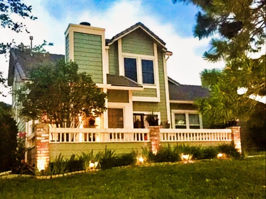 Retreat Near Broadmoor & Cheyenne Mountain