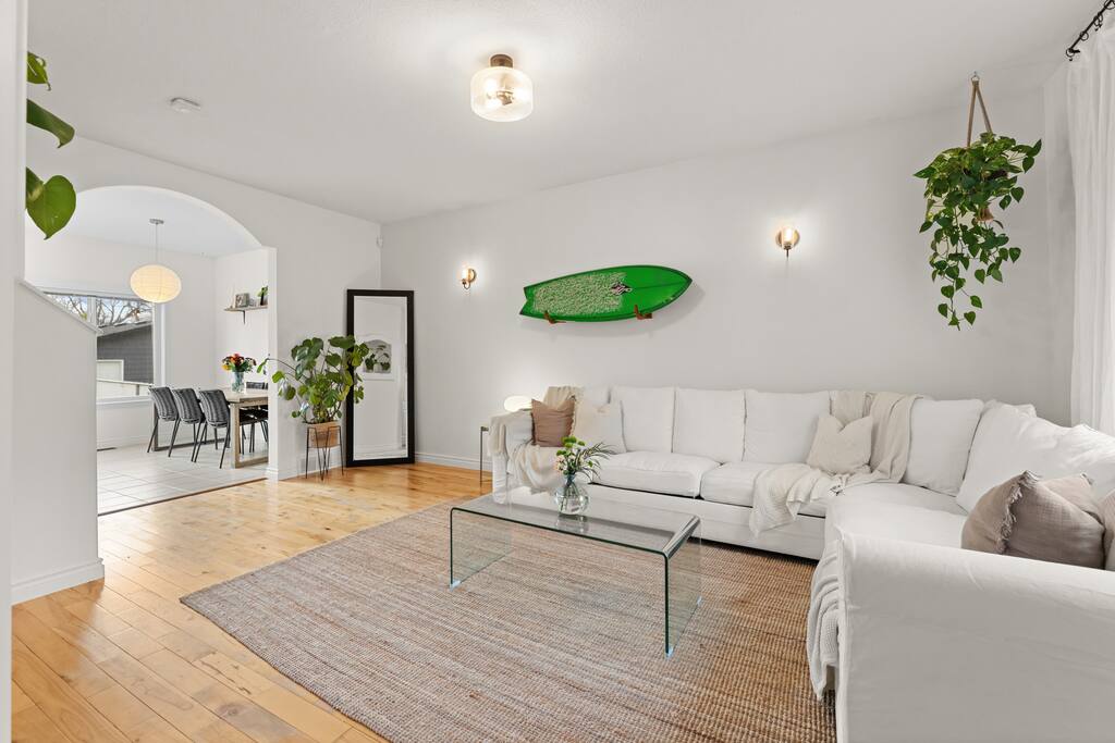 Stylish 3-Bedroom Home in Buena Vista