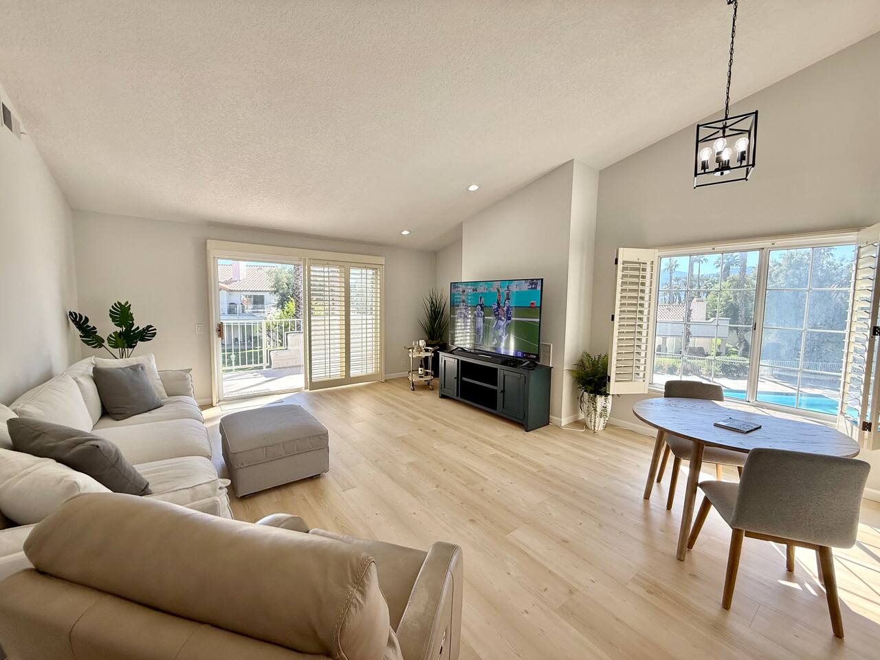 Cozy Modern Condo in Desert Falls