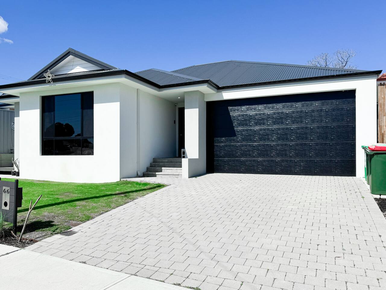 Stylish 4BR Home | City Fringe • Sleeps 8 • Modern