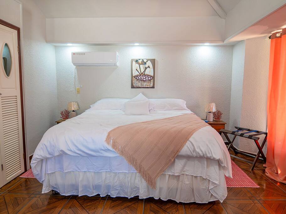 Cozy Room|Sleeps2 +Shared Pool Walk2 Beach