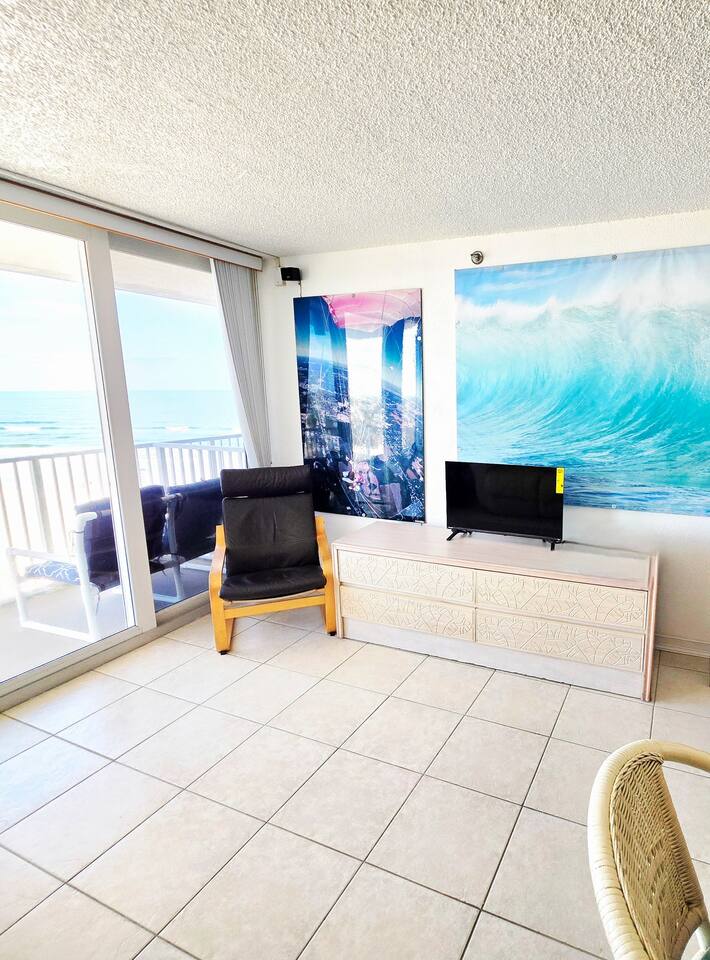 Beautiful Beach View w/private balcony & kitchen